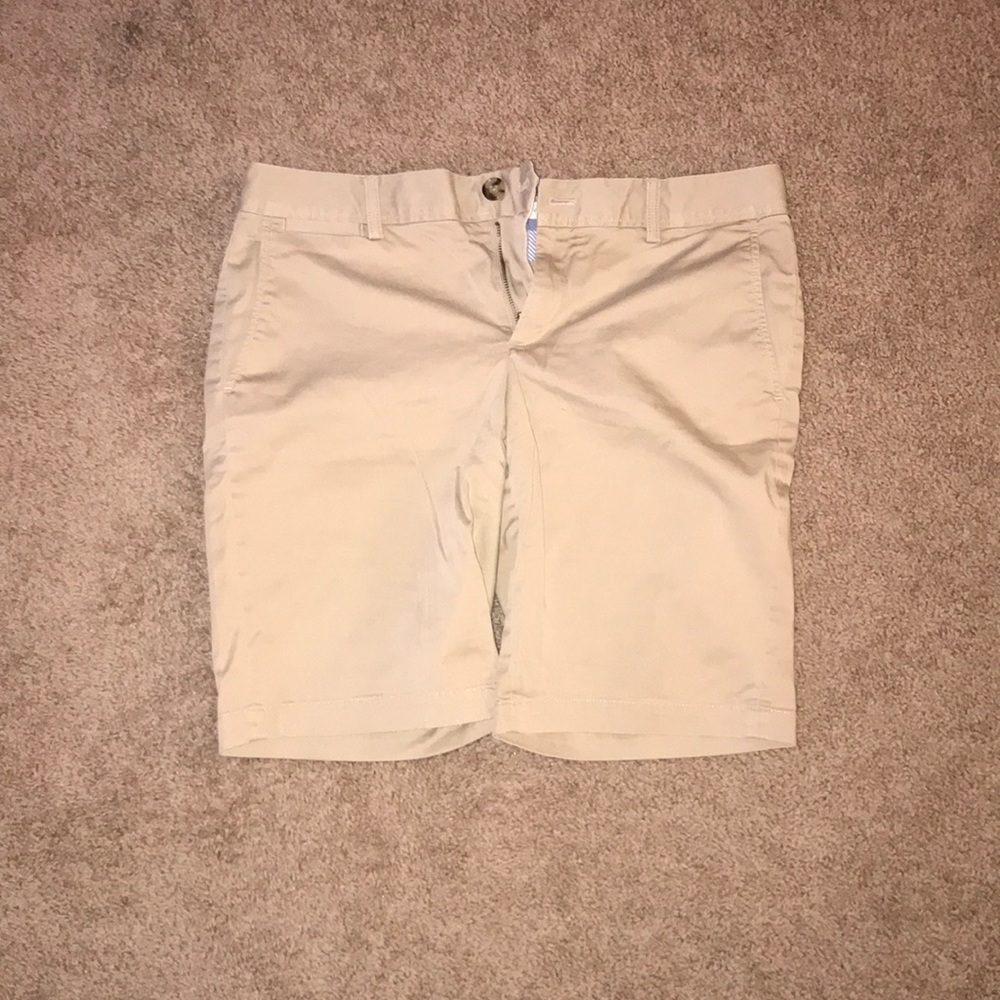 Women’s khaki Bermuda shorts